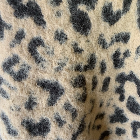 H&M Animal Print Sweater Size Small - Picture 4 of 6